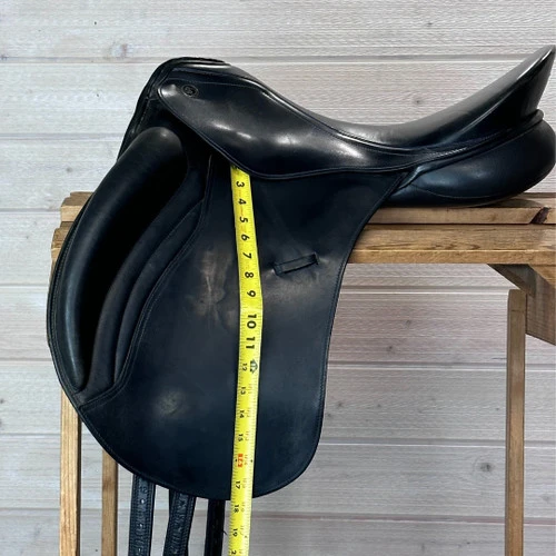 Used Kieffer Orphee TB Dressage Saddle 17/MN 9 Used Kieffer Orphee TB Dressage Saddle 17/MN - Image 9