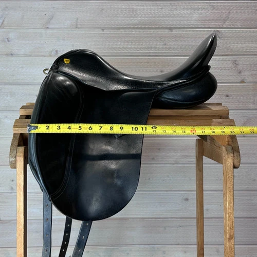 Used Revere Dressage Saddle 17.5/M 6 Used Revere Dressage Saddle 17.5/M - Image 6
