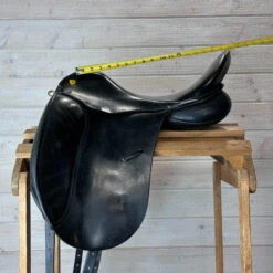 Used Revere Dressage Saddle 17.5/M 17 Used Revere Dressage Saddle 17.5/M -Horseware Ireland Sales 322 Seat Measurement 31802.1684363649