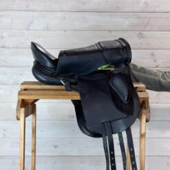 Used Schleese HK Dressage Saddle 17.5/MW -Horseware Ireland Sales 327 R Flap 88051.1684874698