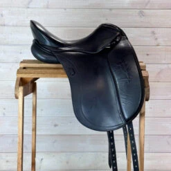 Used Schleese HK Dressage Saddle 17.5/MW -Horseware Ireland Sales 327 R Side 35719.1684874692