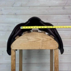 Used CWD 2GS Close Contact Saddle 18/M 13 Used CWD 2GS Close Contact Saddle 18/M -Horseware Ireland Sales 333 Front Measurement 89796.1687462104