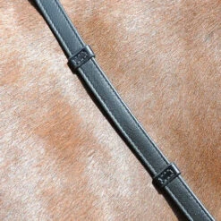 Passier Comfort Leather Reins 5 Passier Comfort Leather Reins -Horseware Ireland Sales comfort leather reins black lifestyle 923120 passier 24606.1688337846